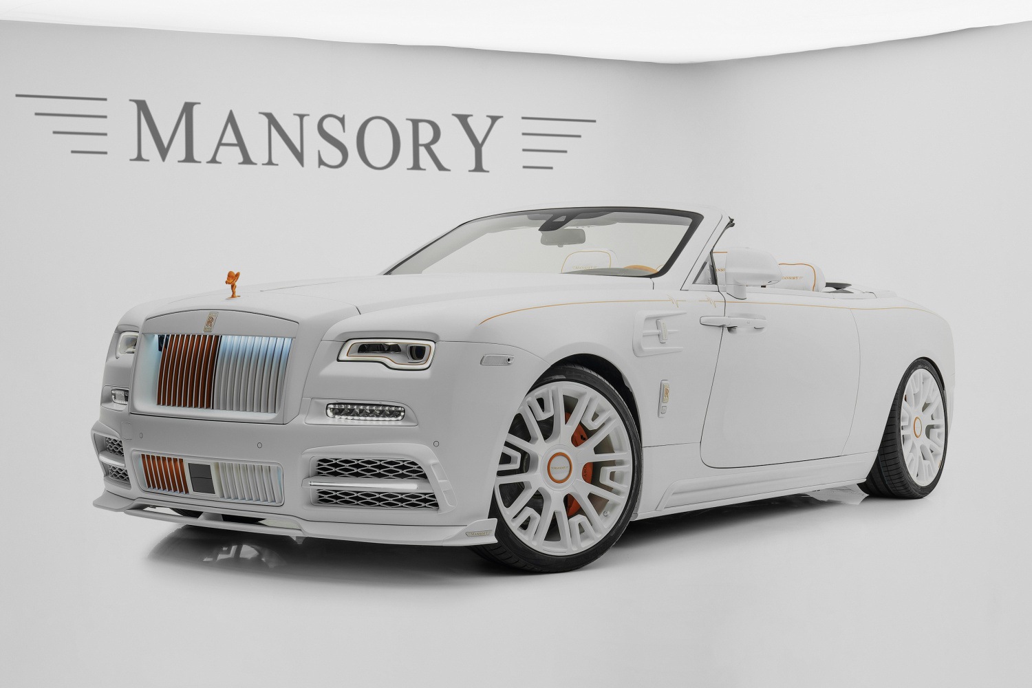 OneofOne RollsRoyce Ghost Is All Satin White on 24s but Also a Lot of  Crimson  autoevolution